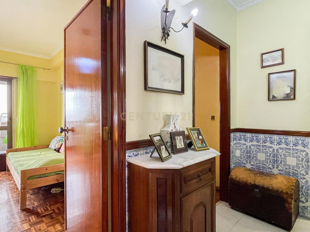 Apartamento T3 - Casal do Chapim - Odivelas - Garagem - Arrecadação - Image 15